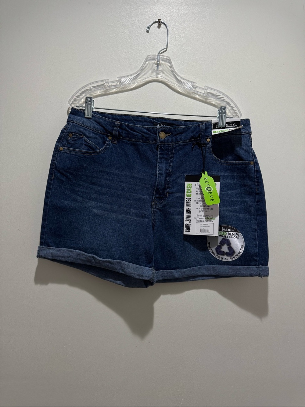 NWT d.jeans Recycled Denim High Waist Cuffed Shorts Size 16 Blue Stretch